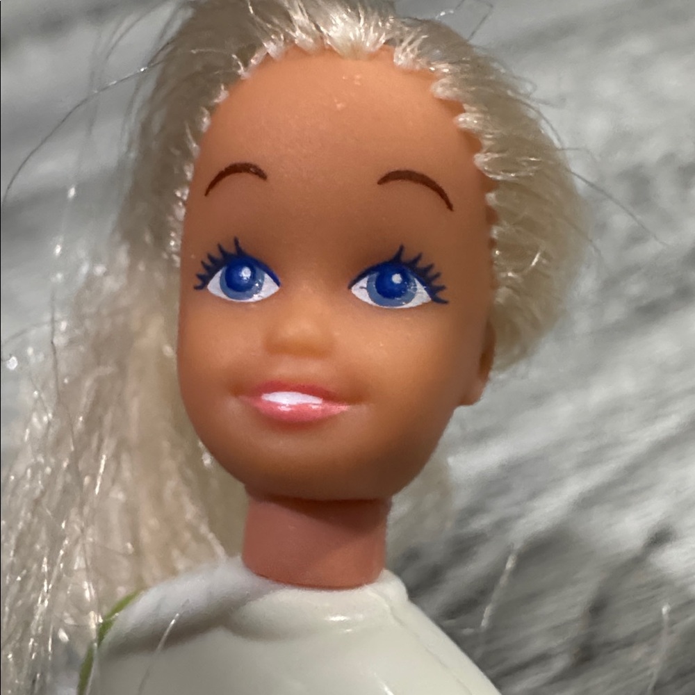 McDonald’s | Barbie: Bowling Party Stacie (1999) - Vintage Happy Meal Toy Doll - Picture 8 of 9